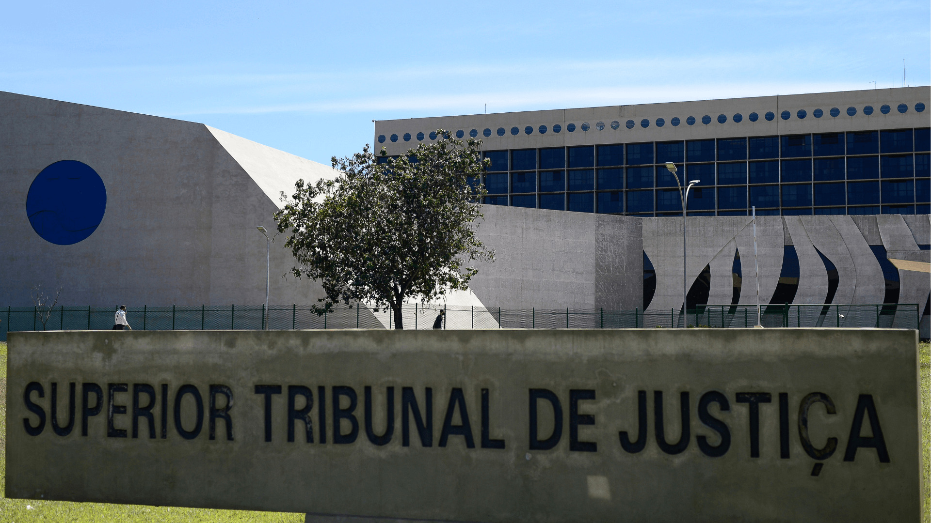 STJ anula provas colhidas em local usado por advogado como residência e escritório